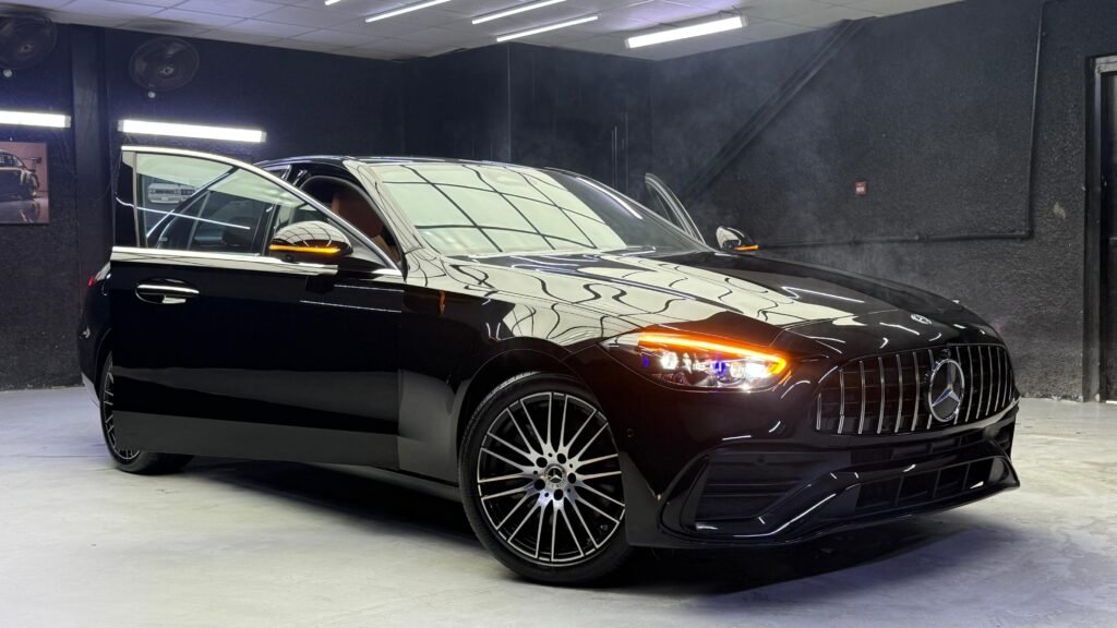 C300 2025 Black